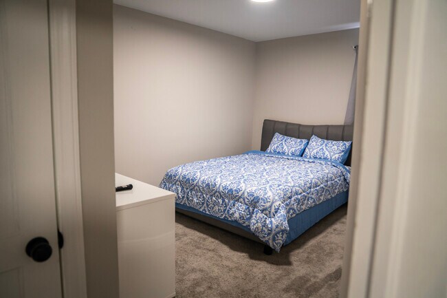 Building Photo - 8623 Willow Oak Rd