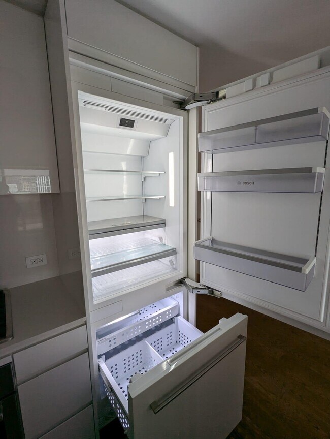 Building Photo - 99 Hudson St