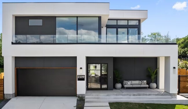 Building Photo - 2109 Barton Hills Dr