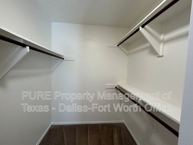 Building Photo - 6322 Onyx Dr N