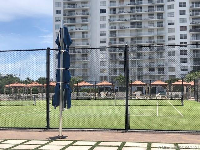 Building Photo - 2801 NE 183rd St