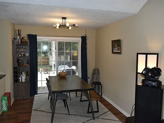 Building Photo - 2321 Oldenburg Dr