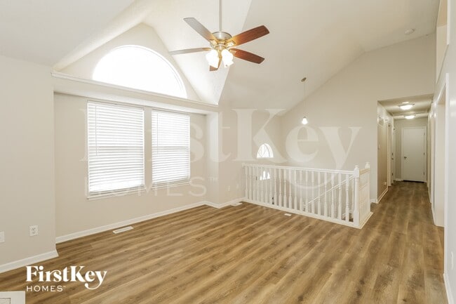 Building Photo - 208 S Darrowby Dr