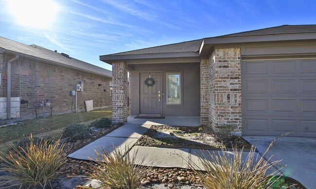 Building Photo - 9905 Gln Brk Ln