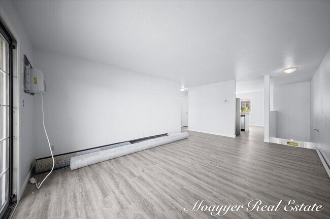 Building Photo - 1041 Abbey Ct