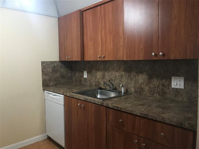 Building Photo - 1401 SW 135th Terrace