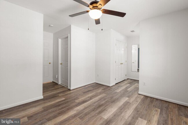 Building Photo - 11806 Camelot Way