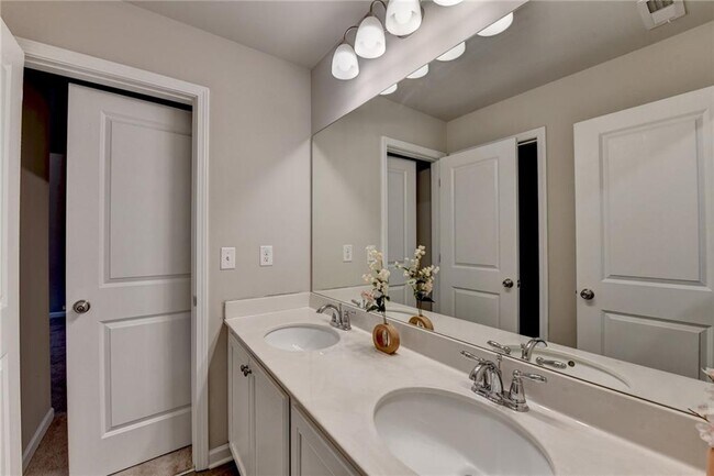 Building Photo - 461 Paxton LN