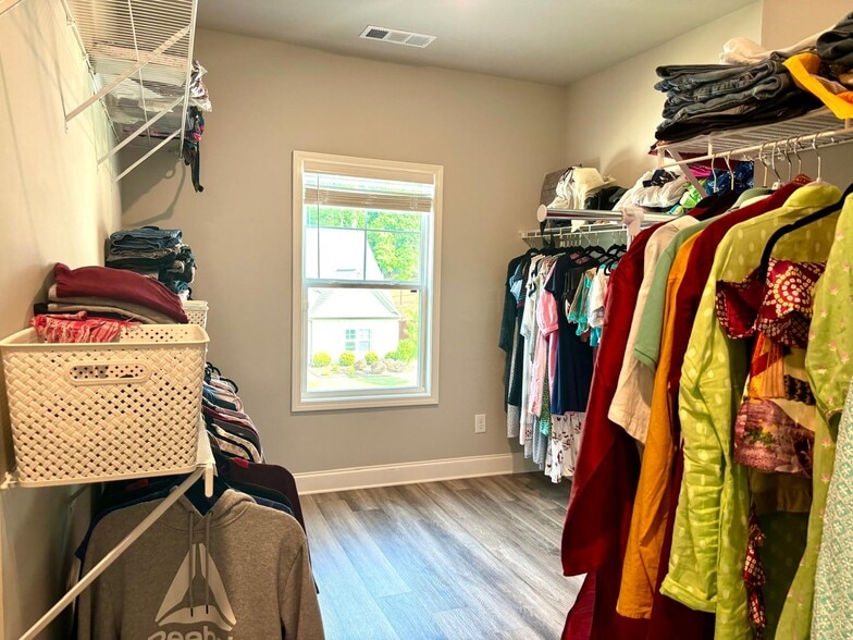 Master Closet - 1920 Grand Lanier Dr