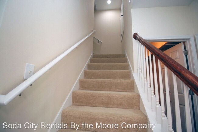 Building Photo - 2 br, 2.5 bath House - 119 Bonhomme Circle