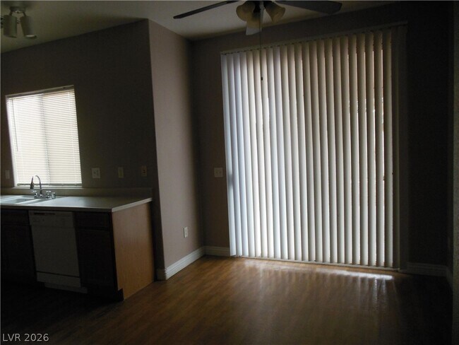 Building Photo - 10923 Golden Birch Pl