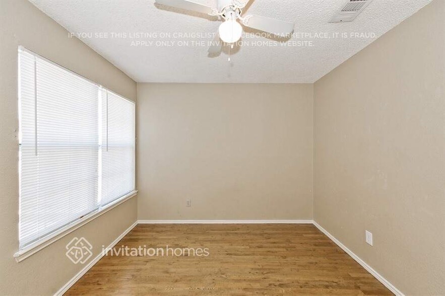 Building Photo - 1174 Lombard Ln