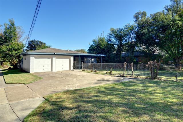 Building Photo - 3700 Jeanette Dr