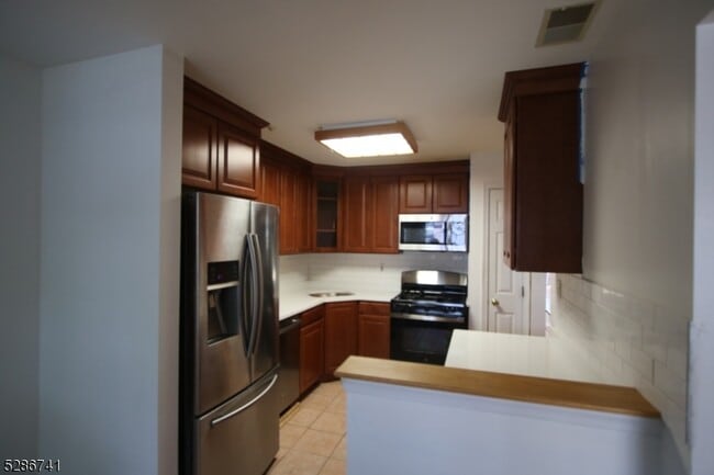 Building Photo - 30 Spruce Terrace