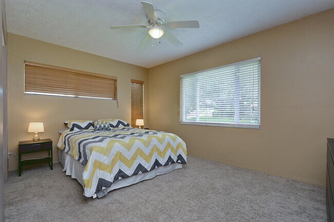 Building Photo - 5850 24th Ave S