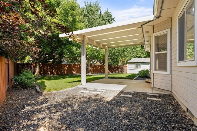 Building Photo - Beautifully Updated 4-Bedroom Home with 3-...