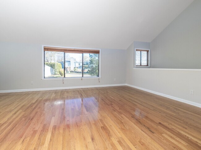 Building Photo - 2 Cypress Ln