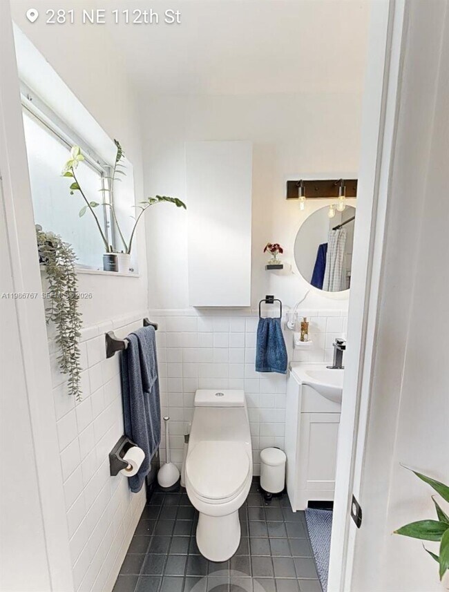 Building Photo - Northeast 112th Street, Miami, FL 33161 - 3 BR 2 BA single-family home