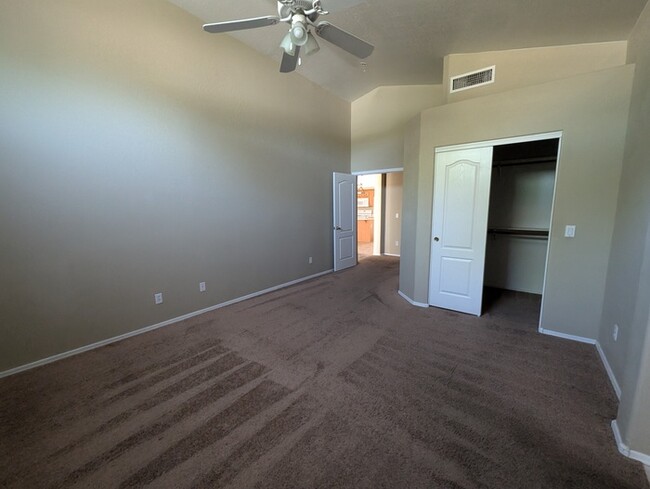 Building Photo - North Phoenix 3 bedroom with 2-car garage