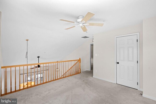 Building Photo - 43374 Greyswallow Terrace