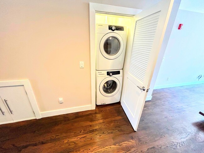 Building Photo - 1538-40 Ogden St