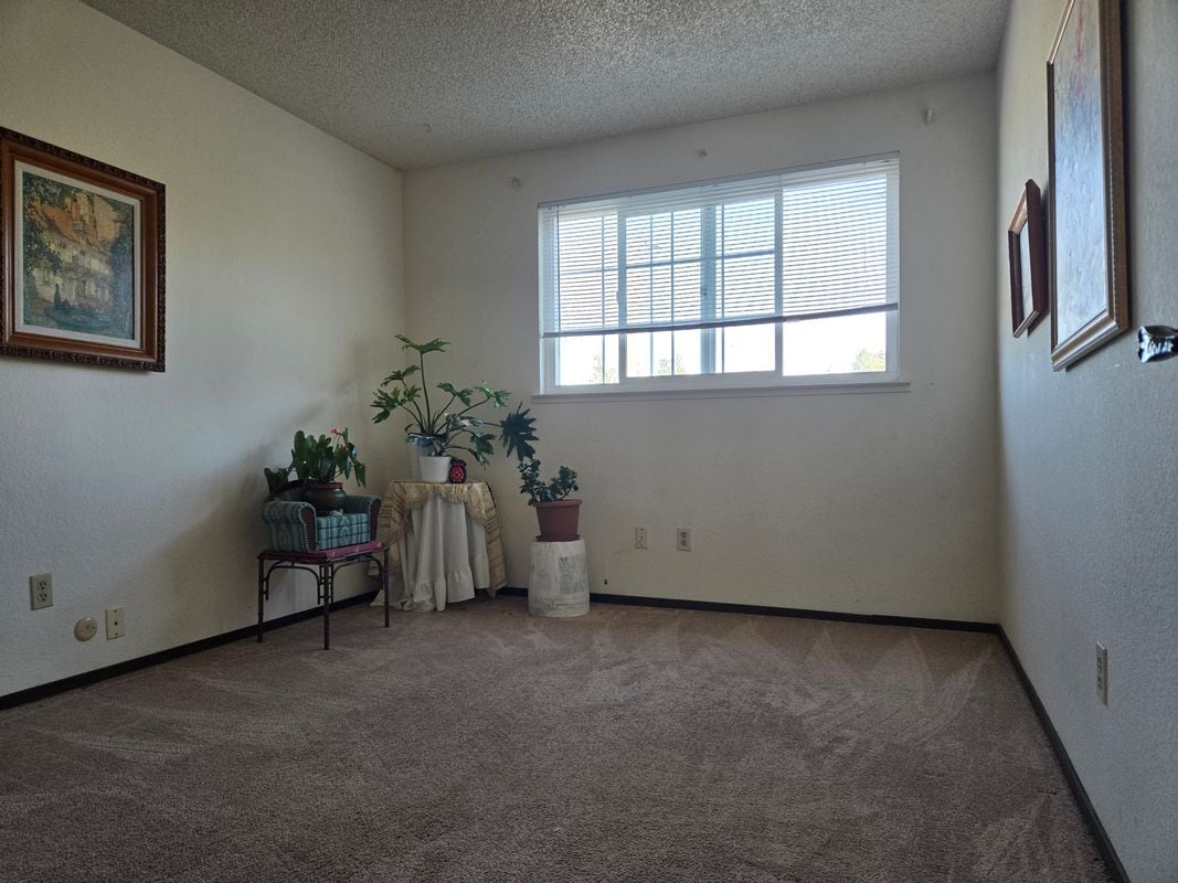 Building Photo - 5001 Fern Pl