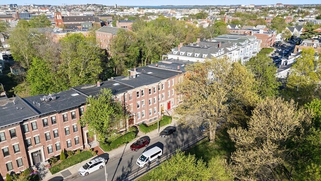 Building Photo - 86 Winthrop St