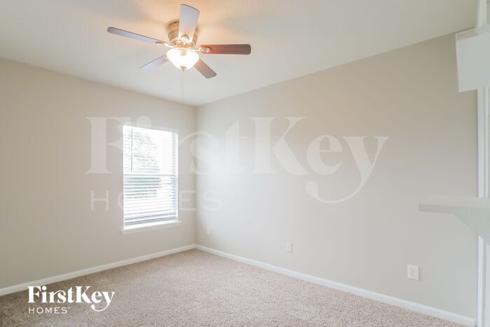 Building Photo - 217 Cezanne Cir