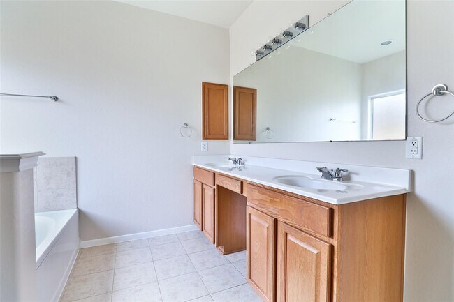 Building Photo - 3714 Siebinthaler Ln