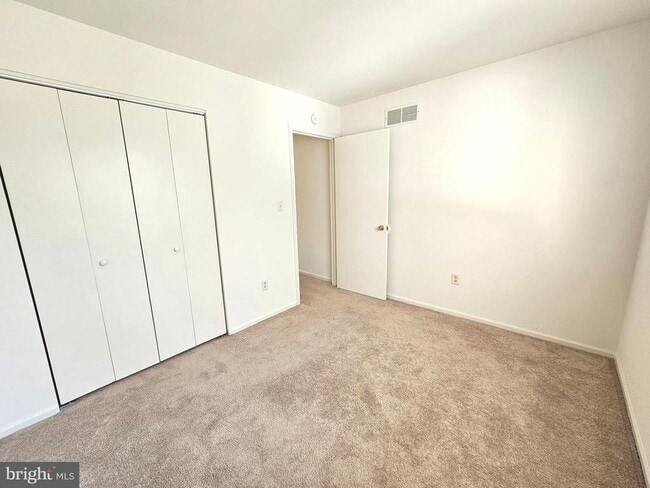 Building Photo - 38 Heatherfield Way