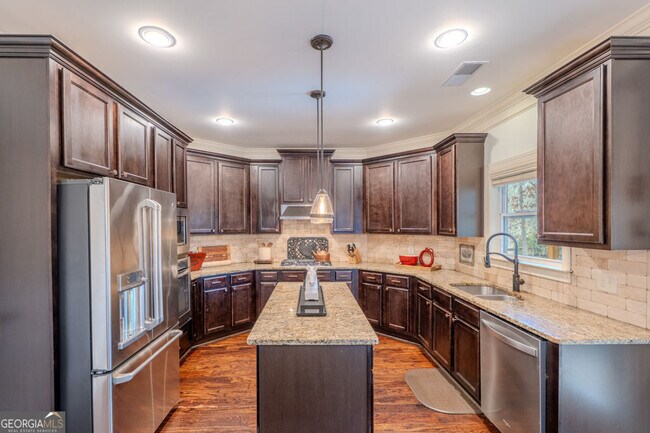 Building Photo - 203 Davis Mill Road