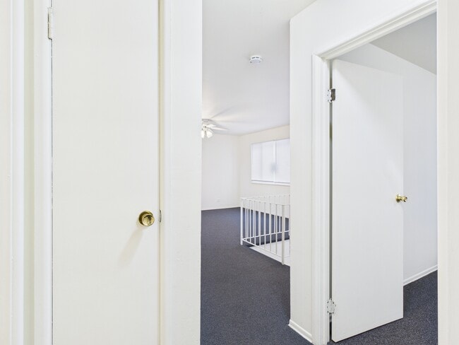 Building Photo - 17681 Country Club Ln