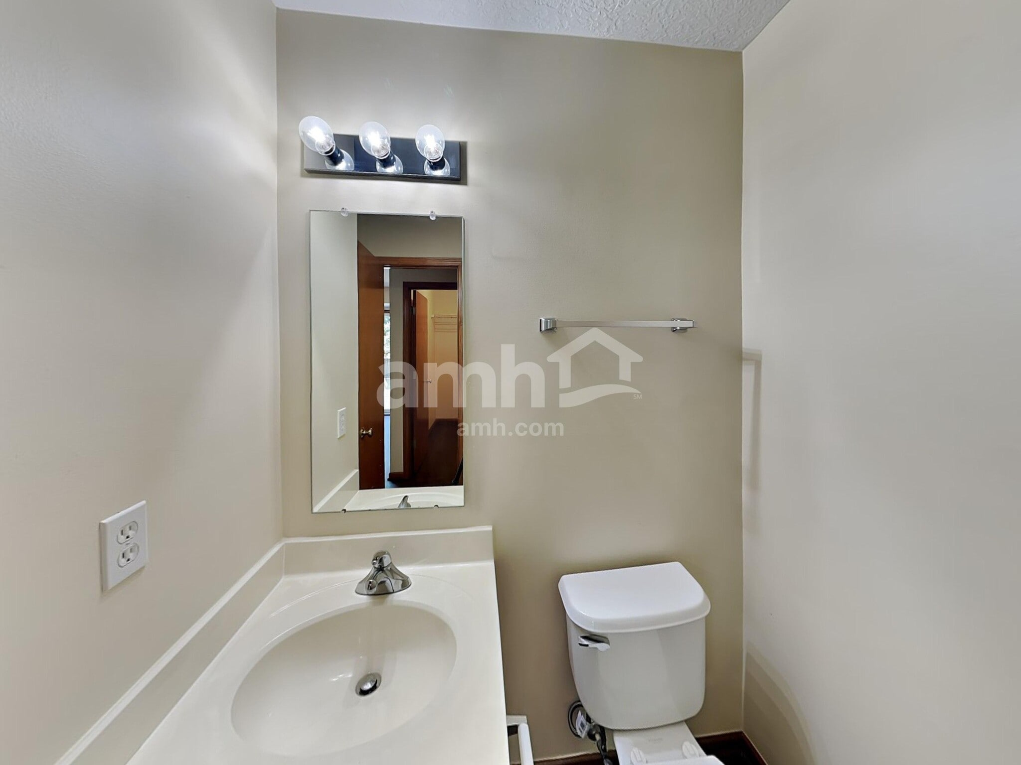 Building Photo - 242 Iris Trail Dr