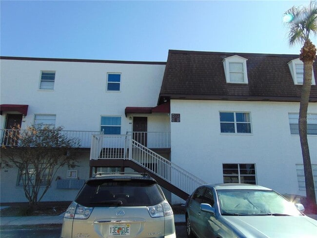 Building Photo - 9005 Tudor Dr