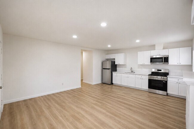 Building Photo - 4723 Arlington Ave