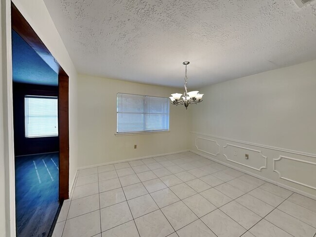 Building Photo - 4907 Eagle Trail Dr