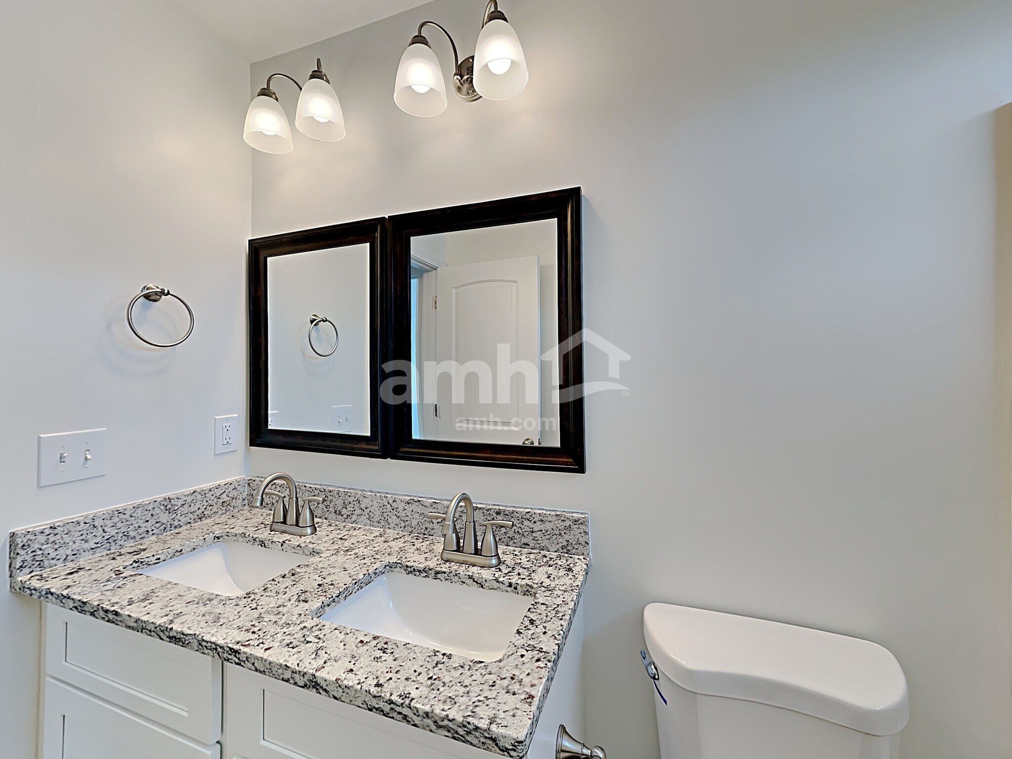 Building Photo - 1009 Fieldmere Pl