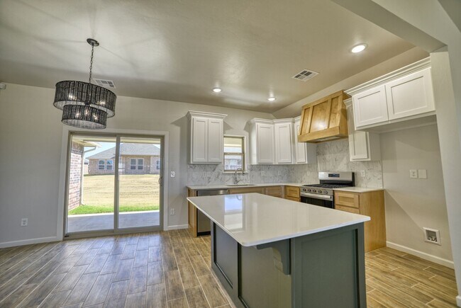 Building Photo - Brand New Home in Washington!