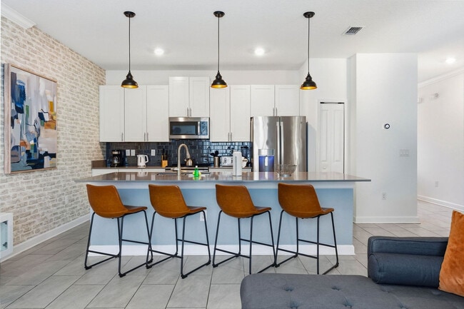 Building Photo - 4224 Paragraph Dr