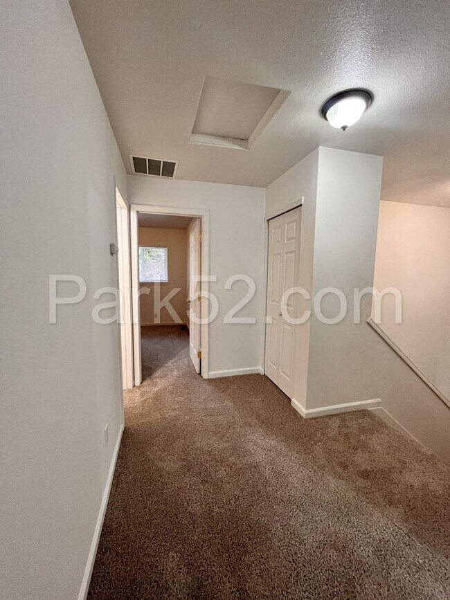 Building Photo - 112 126th St E