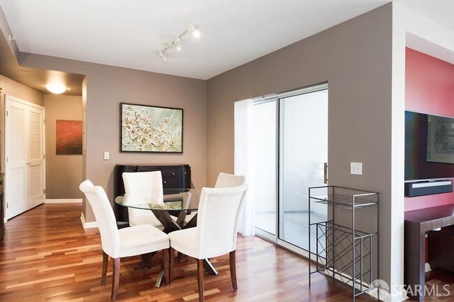 Building Photo - 140 Van Ness Ave