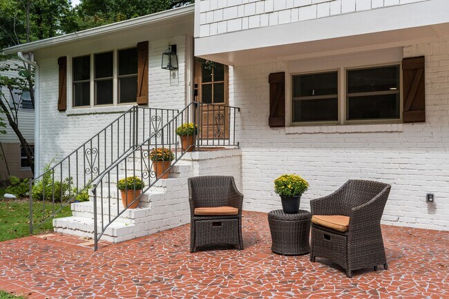 Building Photo - Home for rent in Homewood