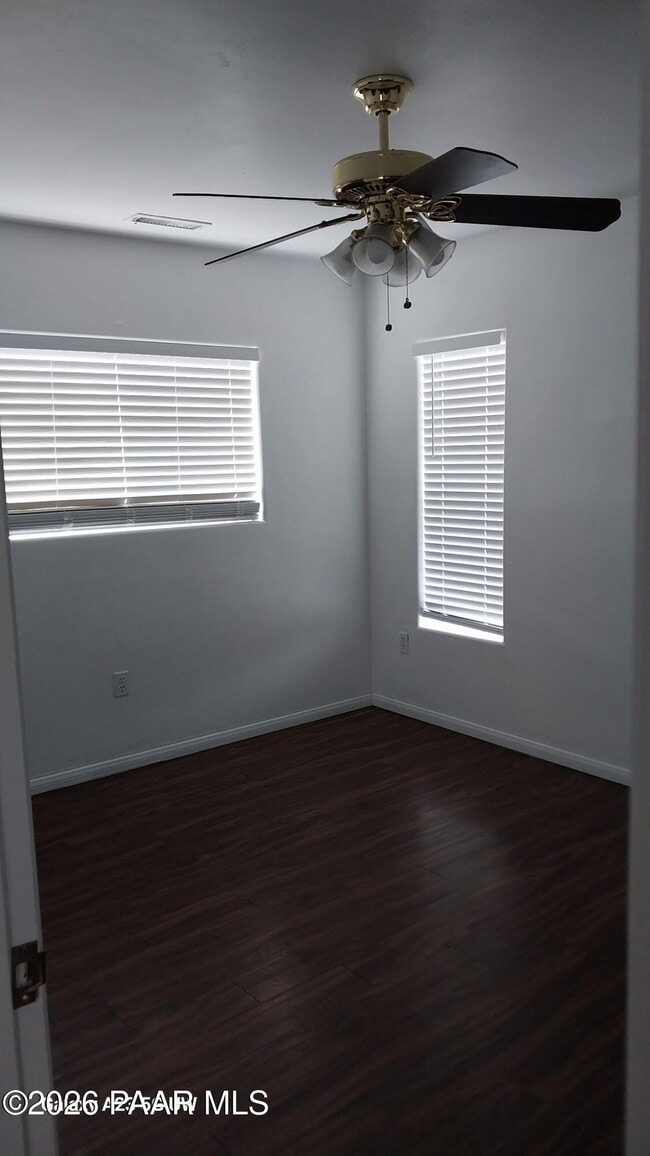 Building Photo - 9751 E Magma Dr