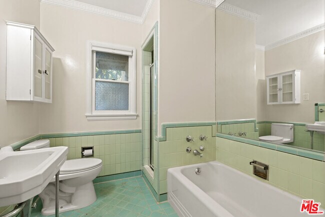 Building Photo - 1326 Londonderry View Dr