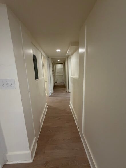 Building Photo - 264 E 4800 S