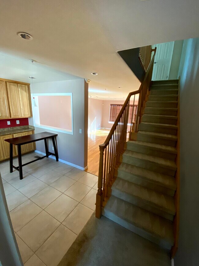 Building Photo - 624 Antioch Terrace