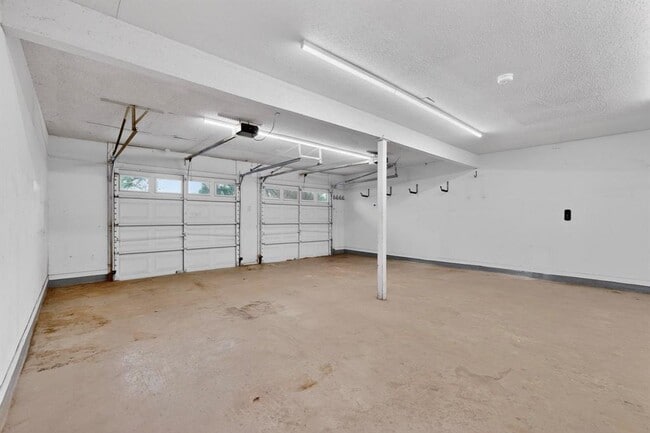 Building Photo - 4805 Broadhill Dr