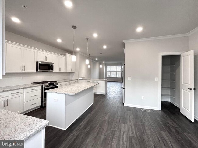 Building Photo - 22732 Tate St