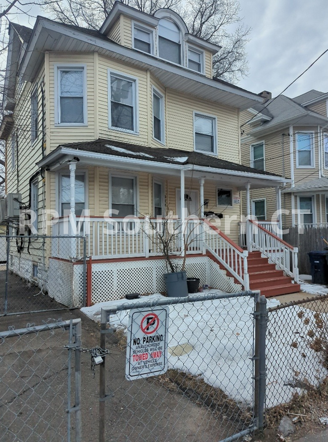 Primary Photo - 359 Wood Ave