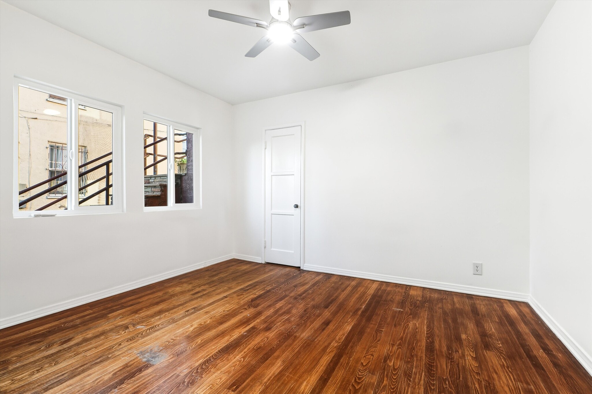 Building Photo - 1319 S Mansfield Ave